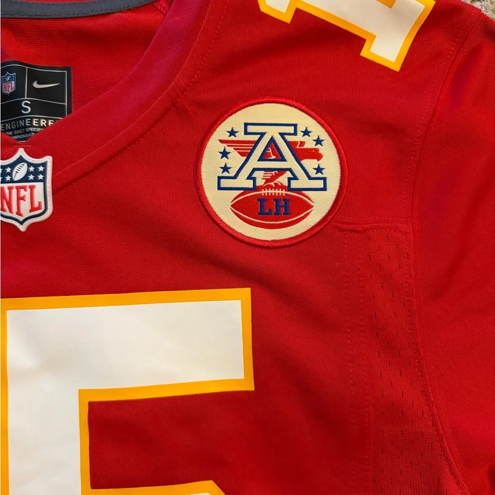 Nike NFL Red Classic Pat Mahomes #15 Kansas City Chiefs Super Bowl Jersey - Picture 4 of 11